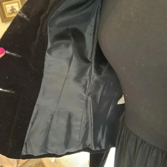 Eddie Bauer Fully lined Vintage Black Velvet Blazer, Size 6, EUC - Picture 8 of 8
